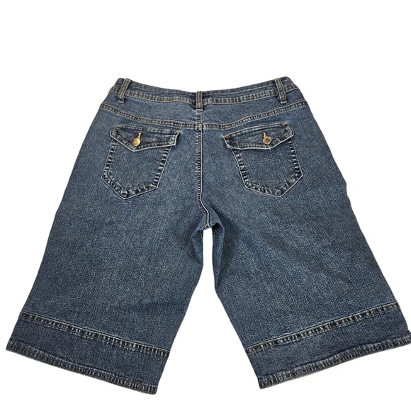 Levi's Women's Medium Blue Boyfriend Denim Bermuda Shorts - Picture 2 of 8